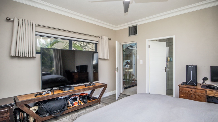 5 Bedroom Property for Sale in The Coves North West